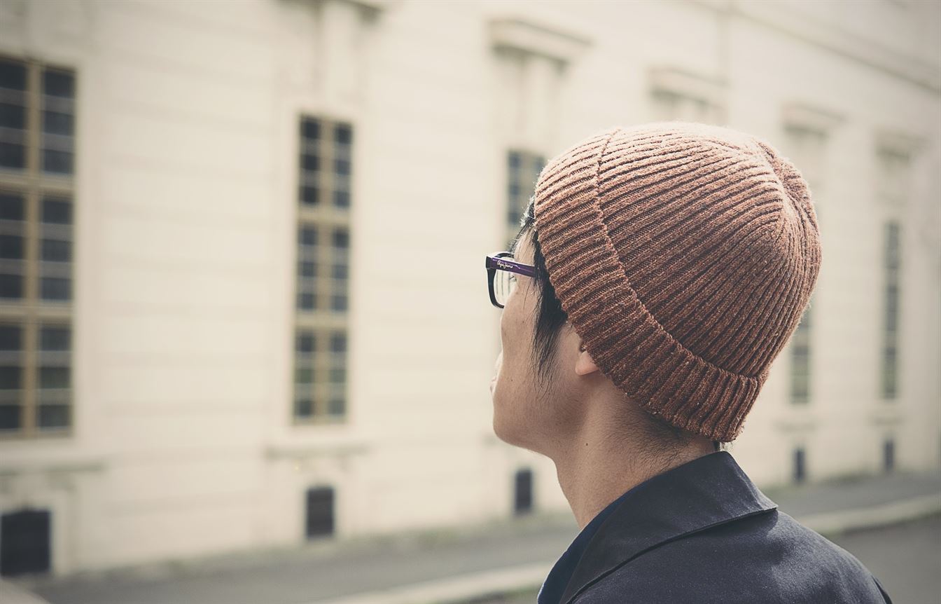 4 Ways for Men to Wear a Beanie Fashionable and Stylish in 2021