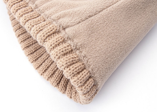 fleece beanie details